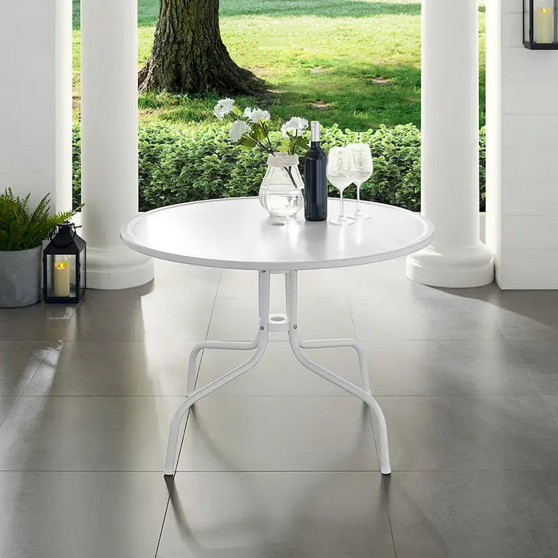 White Retro Round Outdoor Dining Table, Seats 4